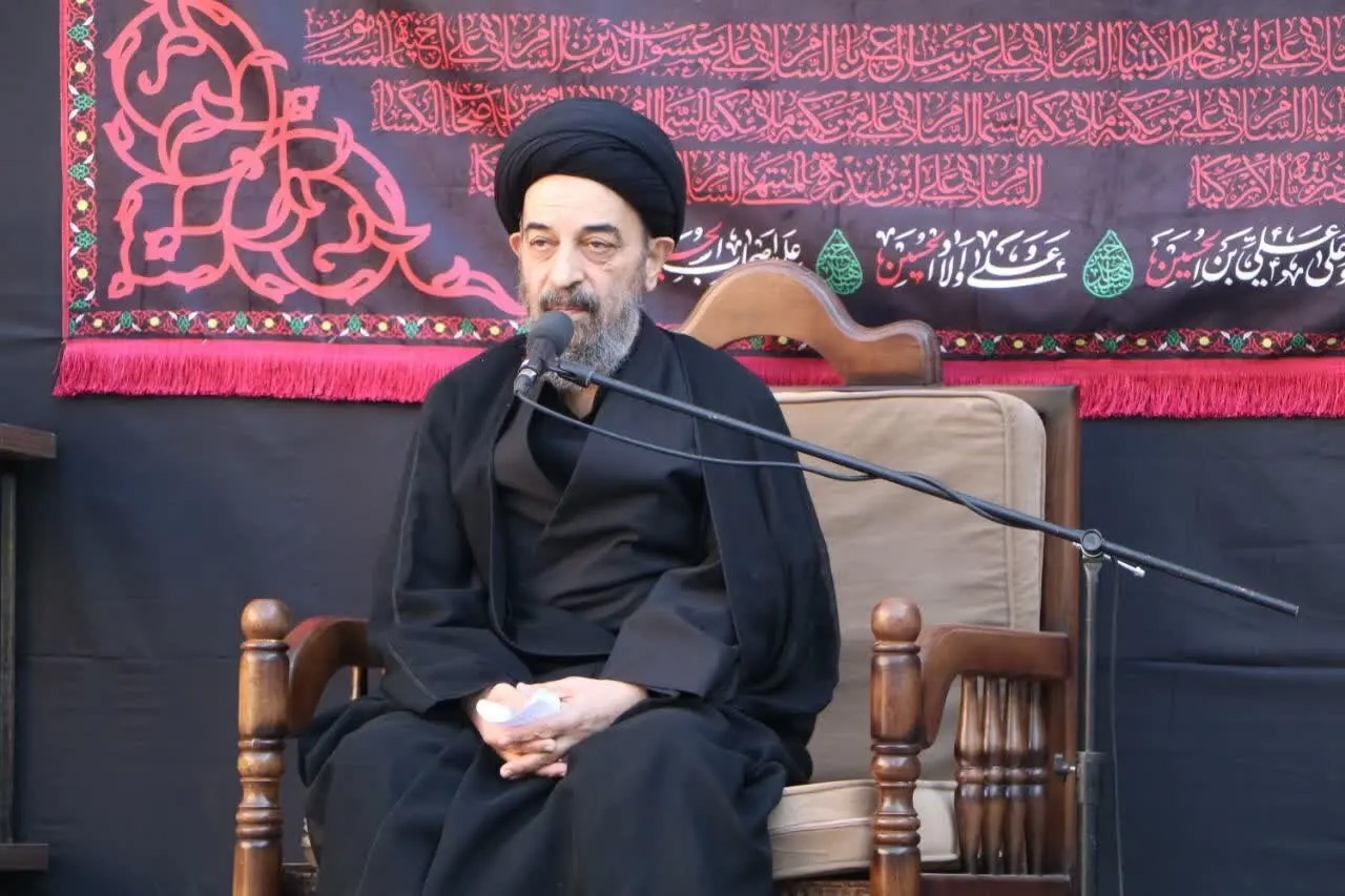 عزت حسینی، یک‌ مکتب و فرهنگ است