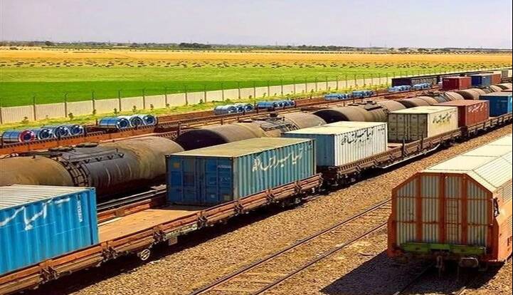 مدیرکل گمرک لرستان: ایجاد بندر خشک در استان به توسعه اقتصادی کمک می‌کند