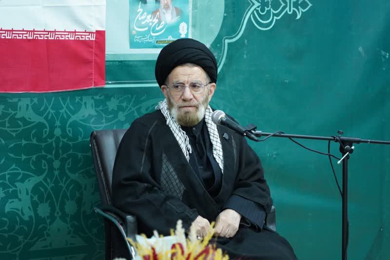 حضور پرشور مردم در تشییع رهبر شهید به معنای حمایت از نظام اسلامی است