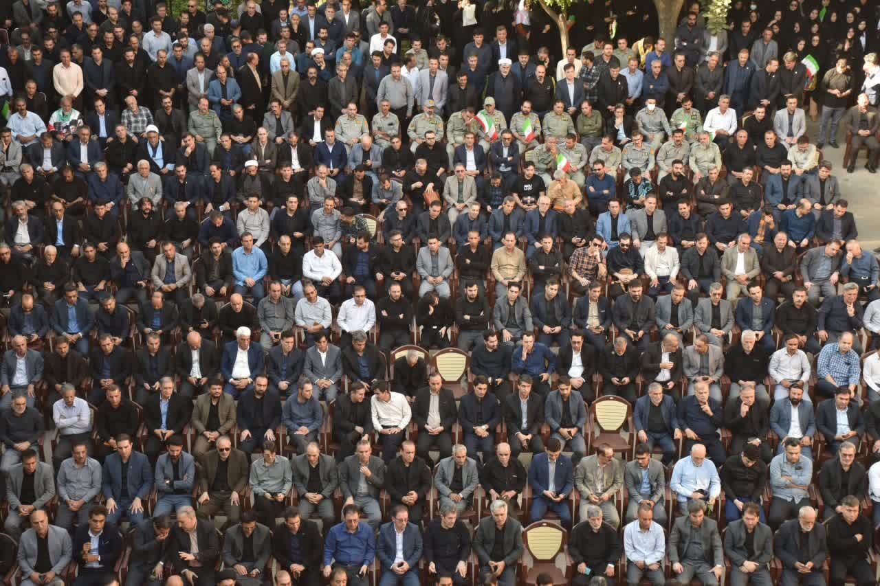 مراسم وداع با رهبر شهید در استانداری لرستان برگزار شد