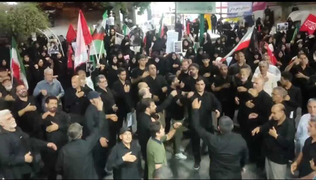 وداع با رهبر شهید در اجتماع شبانه خرم‌آباد