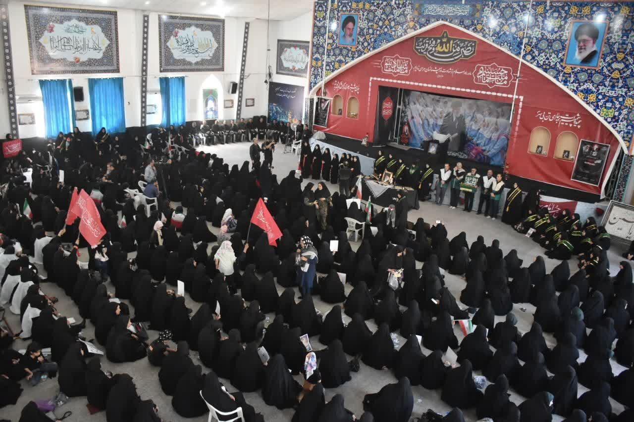 مراسم باشکوه وداع بانوان خرم‌آبادی با رهبر شهید برگزار شد