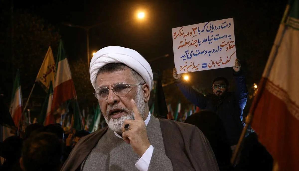 یک استاد حوزه قم مطرح کرد: کاسبان بحران در برابر دیپلماسی