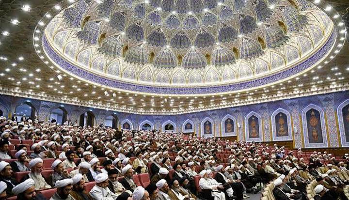 سرمقاله شرق/ روحانیت ایرانی؛ از هویت صنفی تا هویت‌های چندگانه