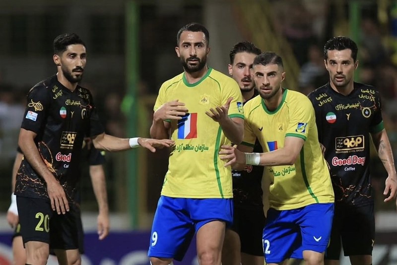 تیموری: تفاوت ما و سپاهان فقط در رنگ لباس‌ها بود!