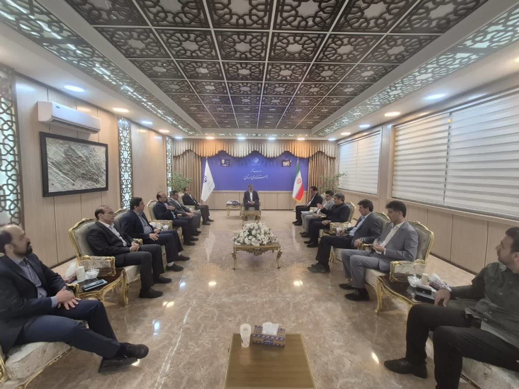 تأکید استاندار لرستان بر ضرورت استفاده از ظرفیت وکلا در استان‌