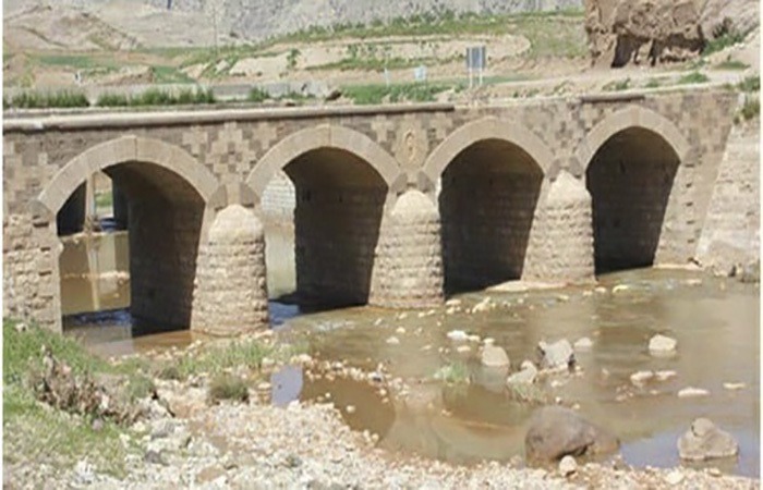آغاز عملیات مرمت  پل تاریخی افرینه لرستان