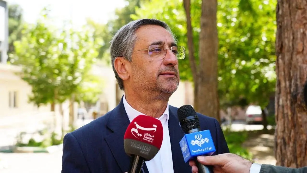 قول مساعد وزیر راه و شهرسازی برای رفع مشکلات زمین مسکن ملی در لرستان
