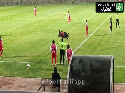لحظه‌ای که فرشته کریمی برای پرسپولیس به میدان آمد