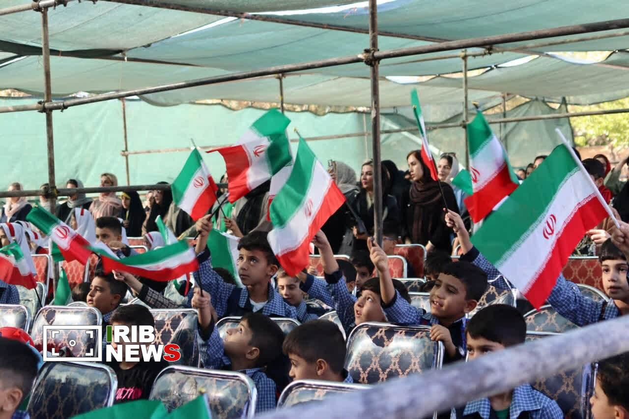 نواختن زنگ شکوفه ها برای ۲۵ هزار نوآموز لرستانی