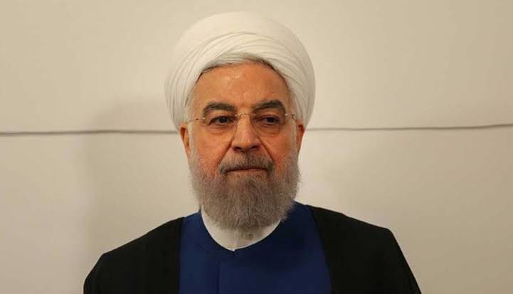 حمله «کیهان» به «روحانی»: یخ رفراندوم در گرمای آگاهی مردم آب شد!