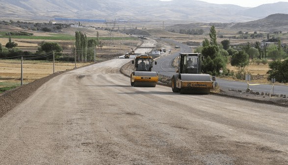 پس از ۱۲ سال، گره کنارگذر دورود در حال باز شدن است