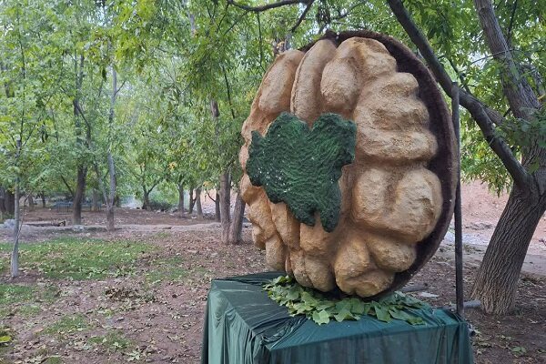 رونمایی از تندیس ویژه جشنواره گردوی سلسله