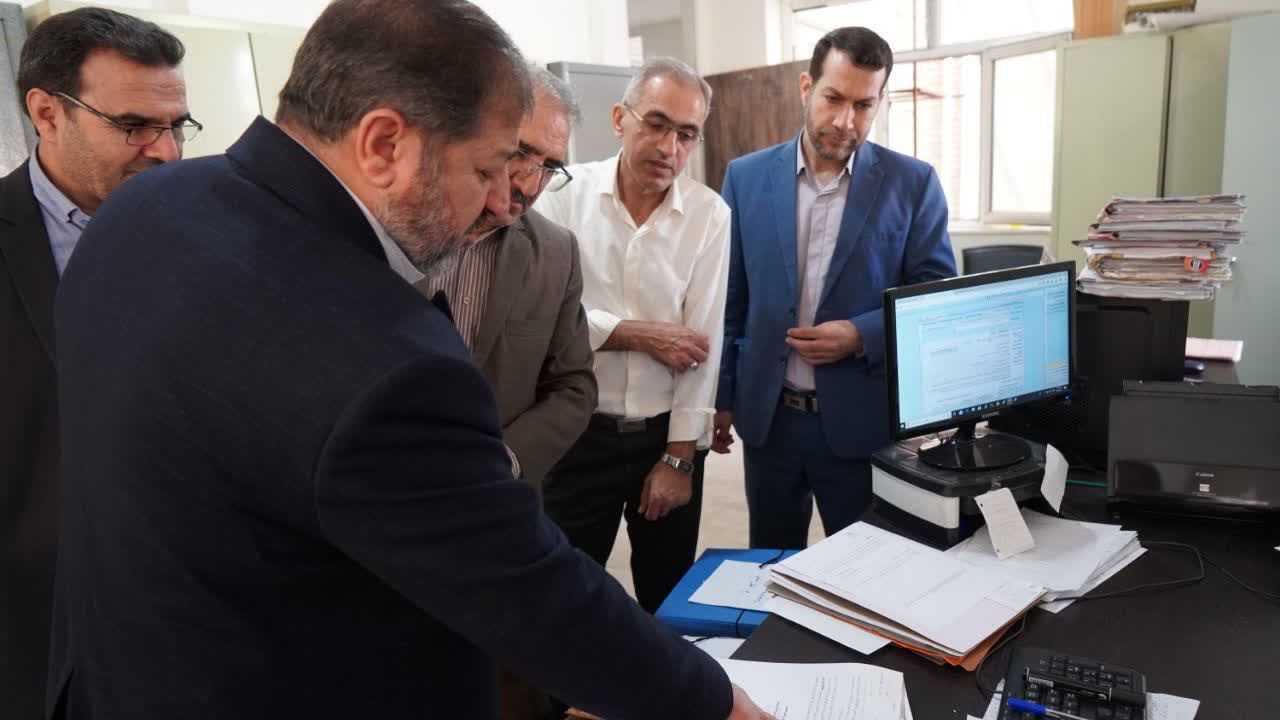 بازدید رئیس‌کل دادگستری لرستان از شعب دادگاه‌های تجدیدنظر استان