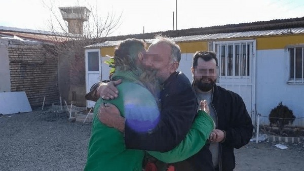 کهنسال‌ترین زندانی غیرعمد کشور به آغوش خانواده برگشت