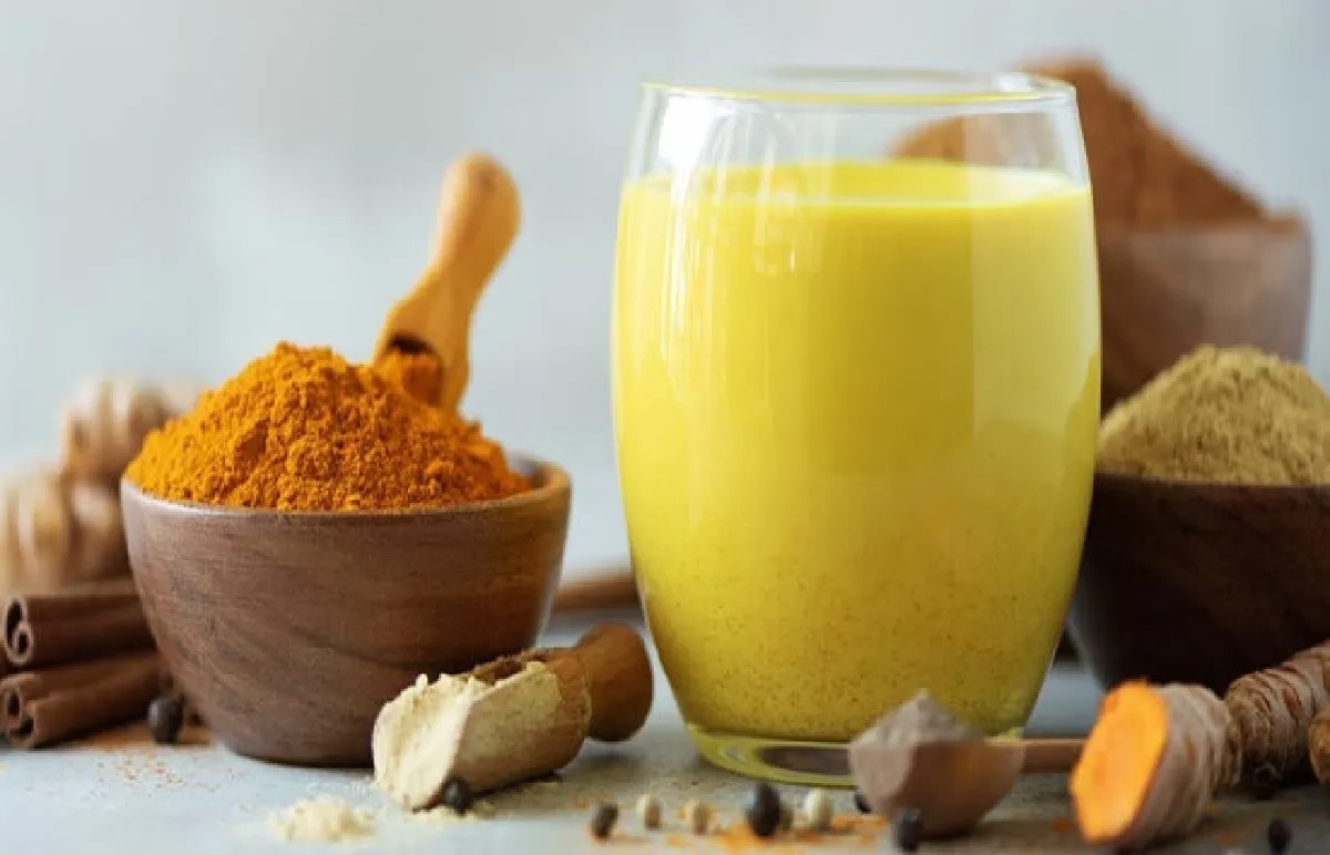 شیر زردچوبه برای چه کسانی مضر است؟