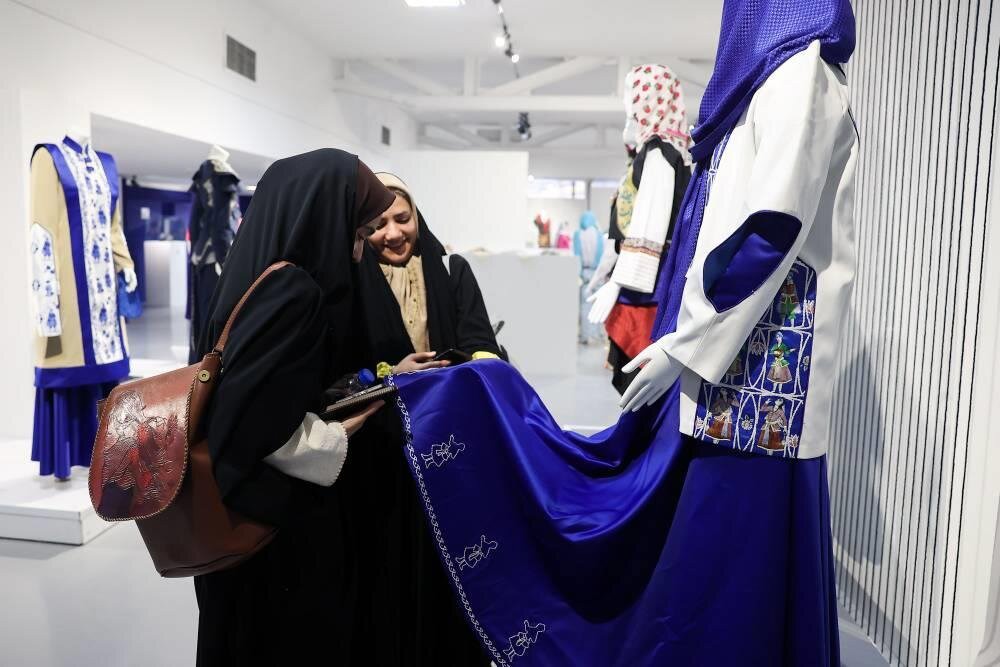 برگزاری نشست آموزشی پیش‌رویداد جشنواره مد و لباس فجر در لرستان