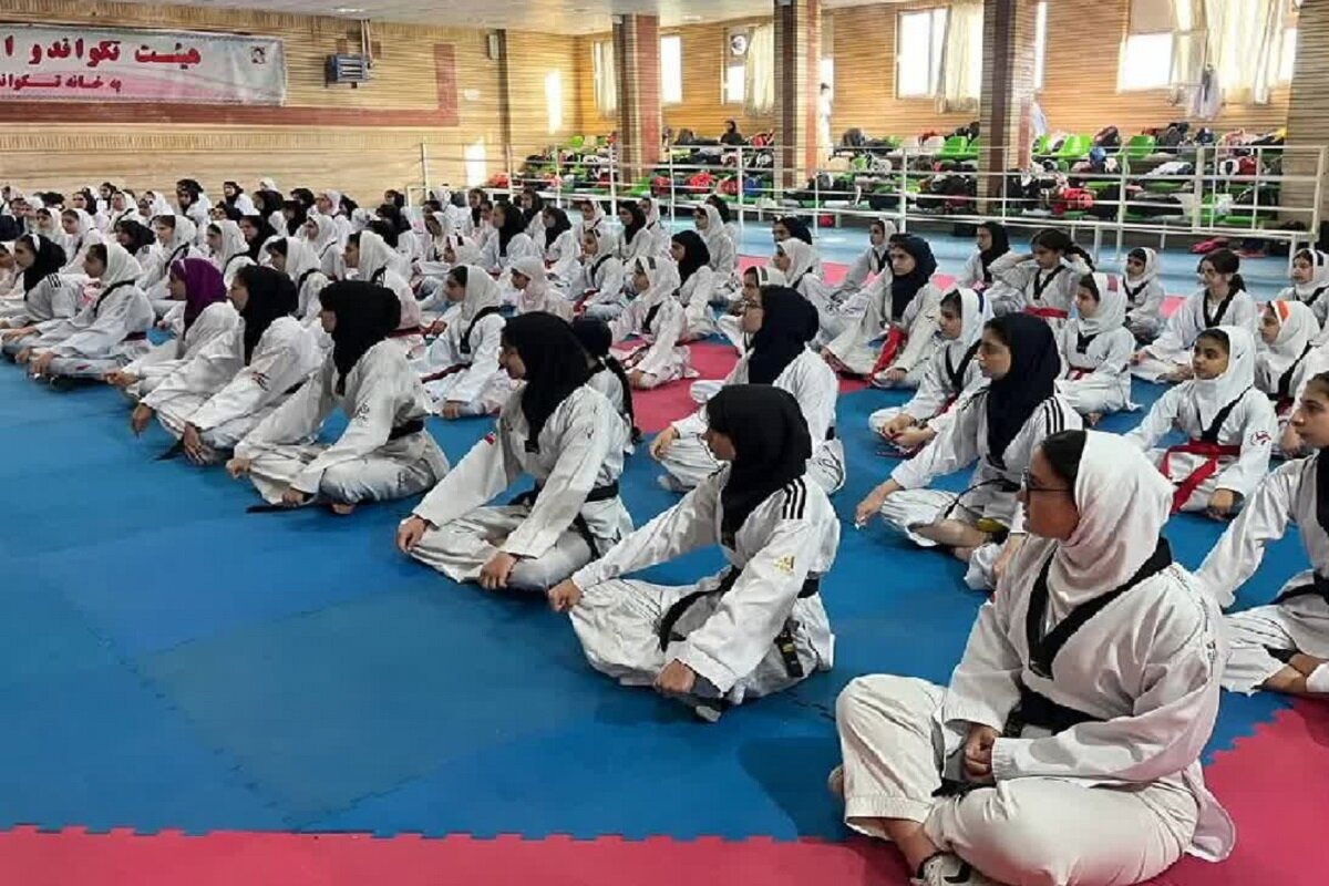 آزمون ارتقای کمربند بانوان تکواندوکار لرستان برگزار شد