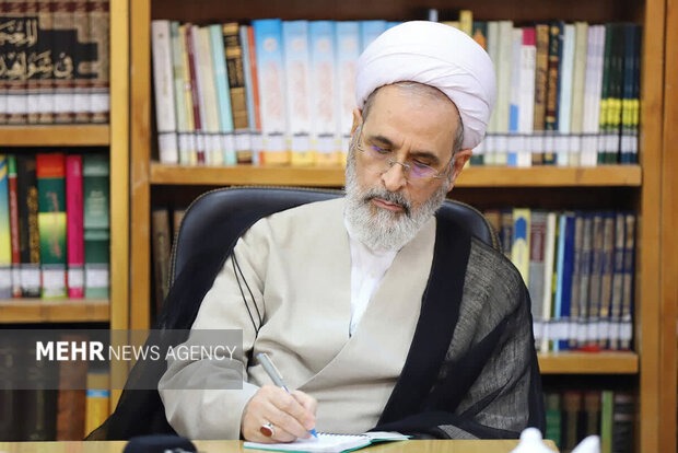عرافی: هیچ کشوری حق ندارد زنان مسلمان را از حق شرعی حجاب محروم کند