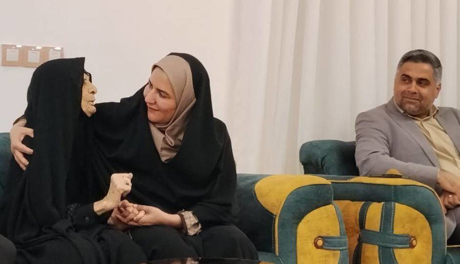 تجلیل از اسوه‌های صبر و مقاومت؛ فرماندار جیرفت با ۶ خانواده شهید دیدار کرد