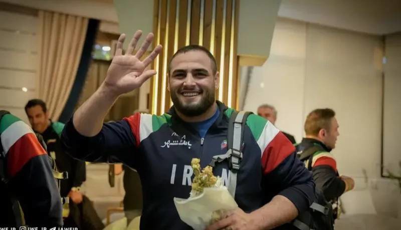 فردین قول طلا را از امیرحسین گرفت
